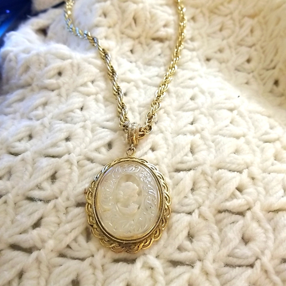 Large whiting & Davis Cameo Necklace